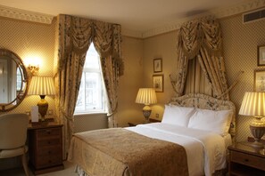 Habitación doble ejecutiva | Caja de seguridad en la habitación y decoración personalizada