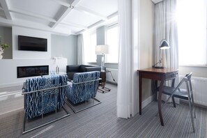 Suite, 1 King Bed