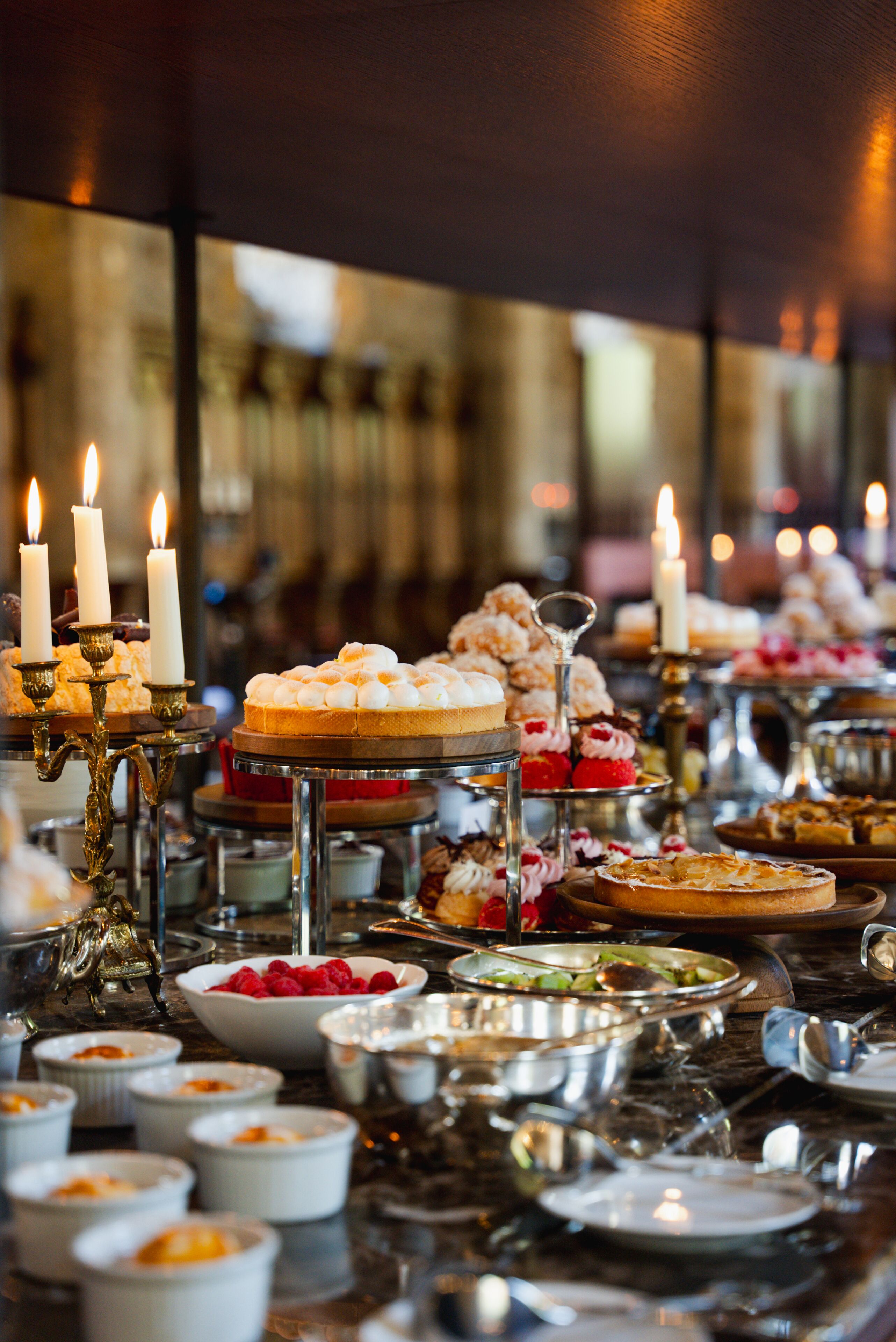 4 restaurants, breakfast served