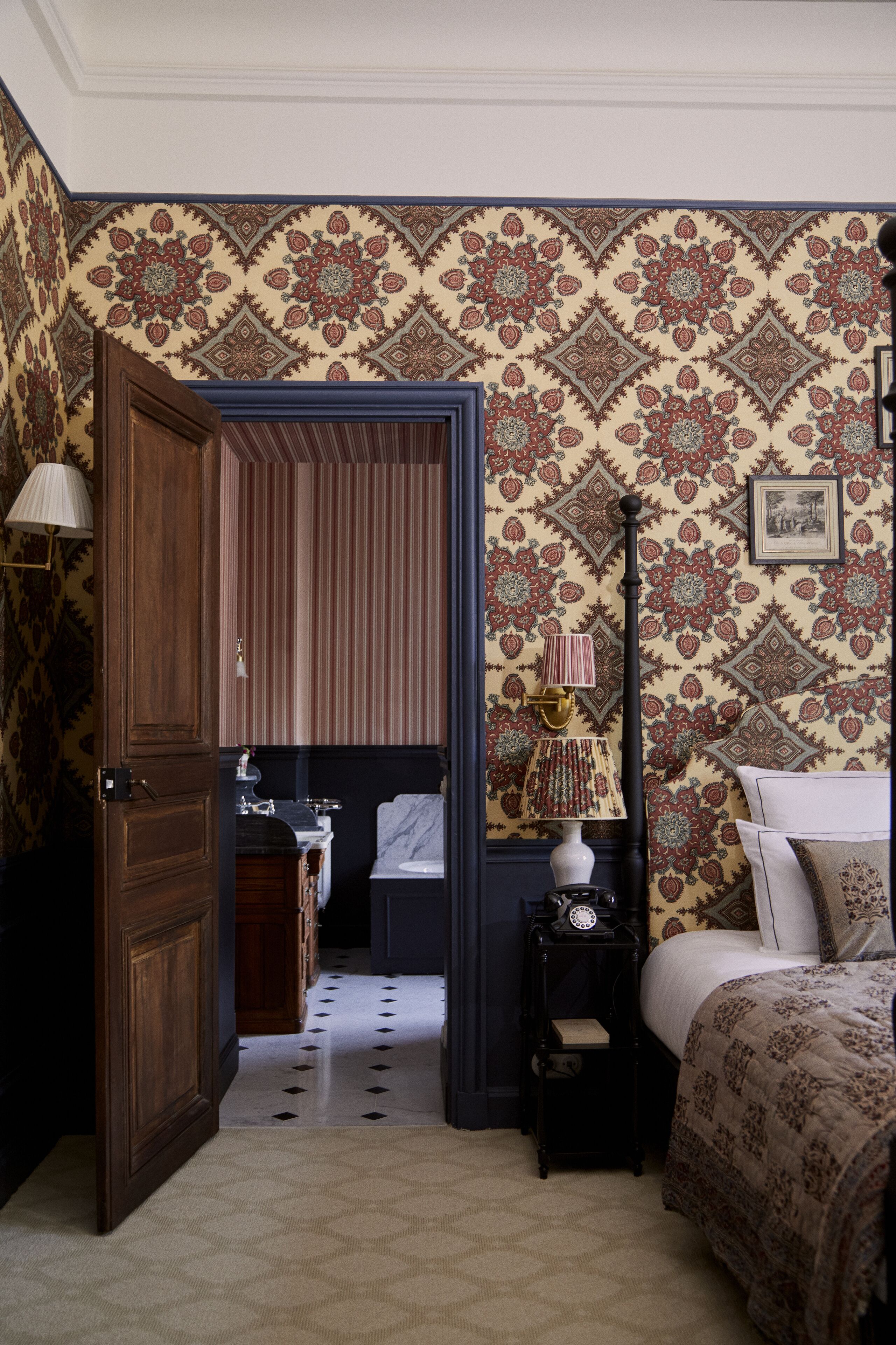 prestige suite (abbey) | 1 bedroom, minibar, in-room safe, individually decorated