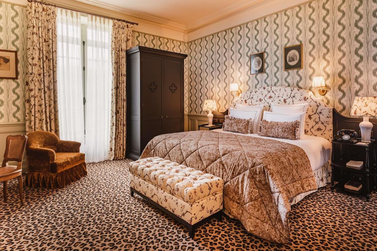 L'ABBAYE - Prestige Suite, 1 King Bed, Estate View, First Floor | Minibar, in-room safe, individually decorated, iron/ironing board