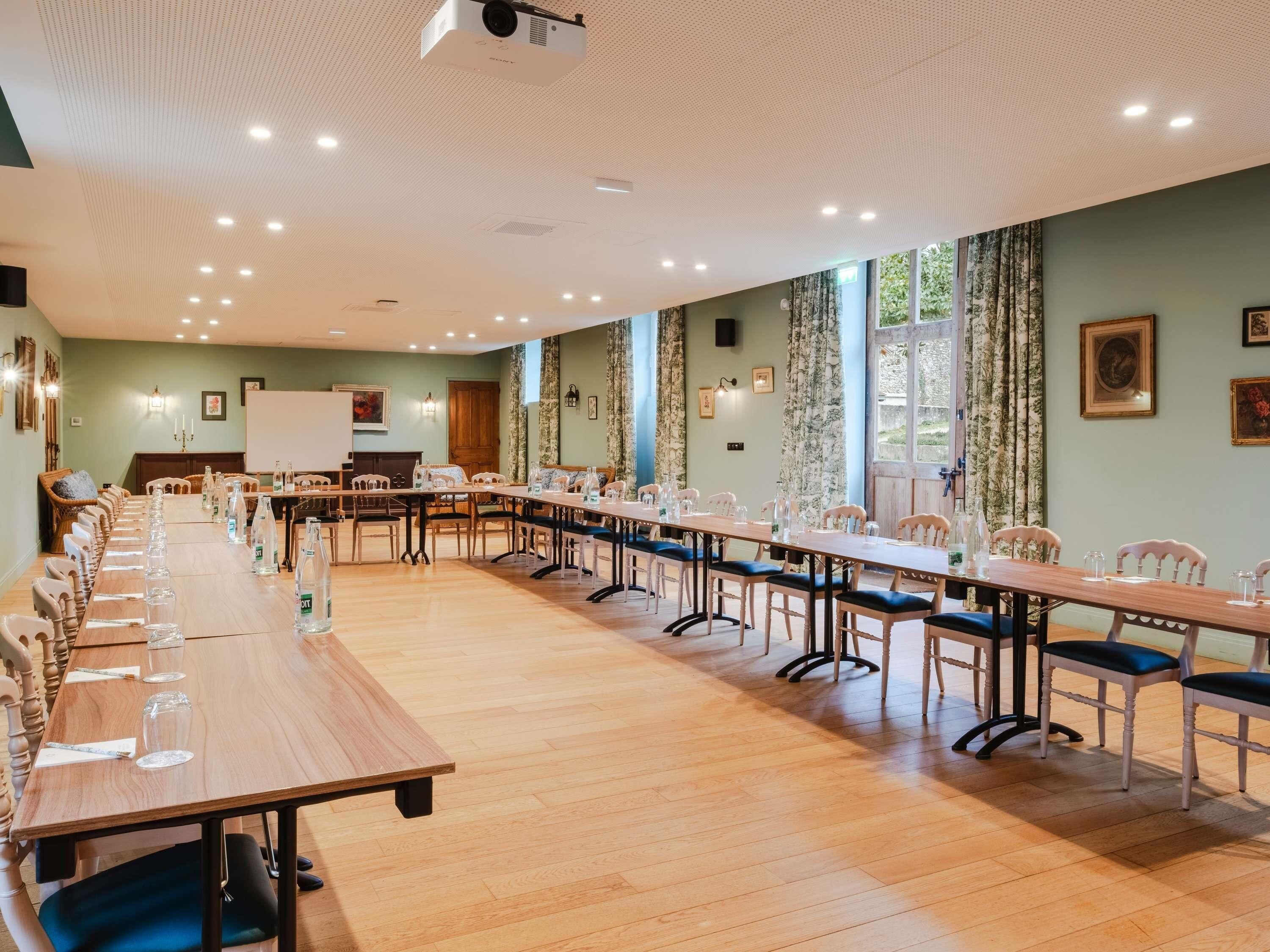 Meeting facility