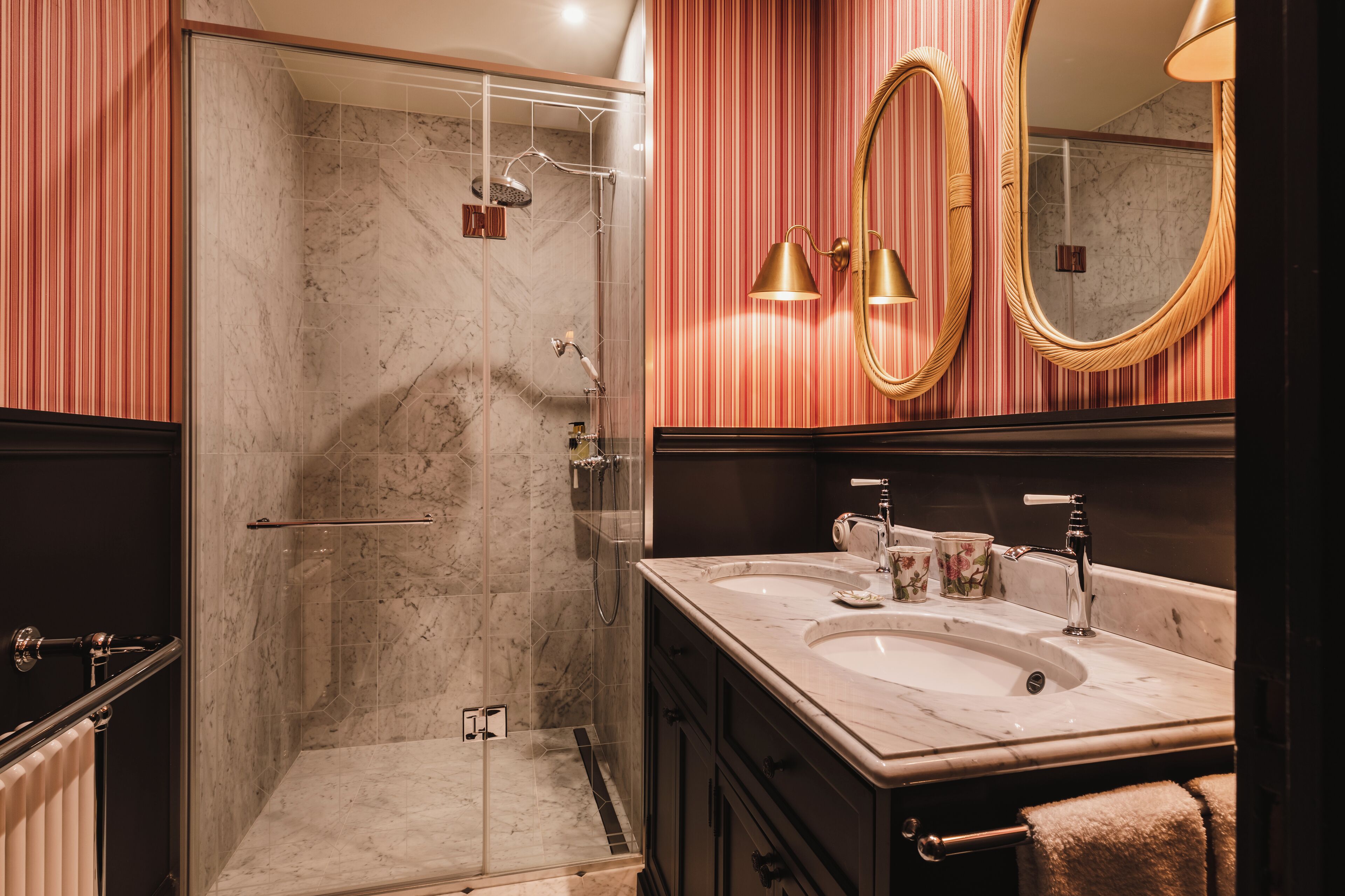 family room (abbey) | bathroom | free toiletries, hair dryer, slippers, towels