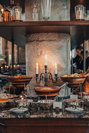 4 restaurants servant le petit déjeuner