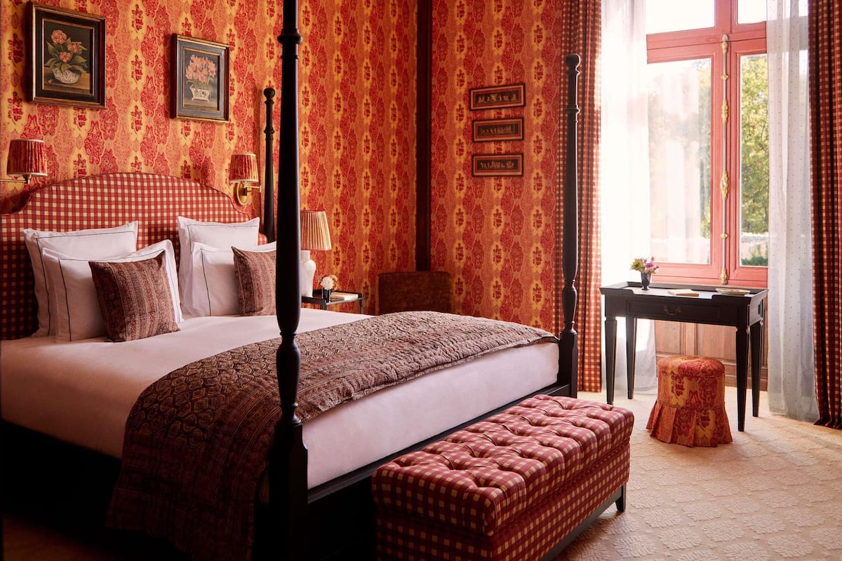 L'ABBAYE - La Particuliere Room, 1 King Bed, Estate or Building View, First Floor