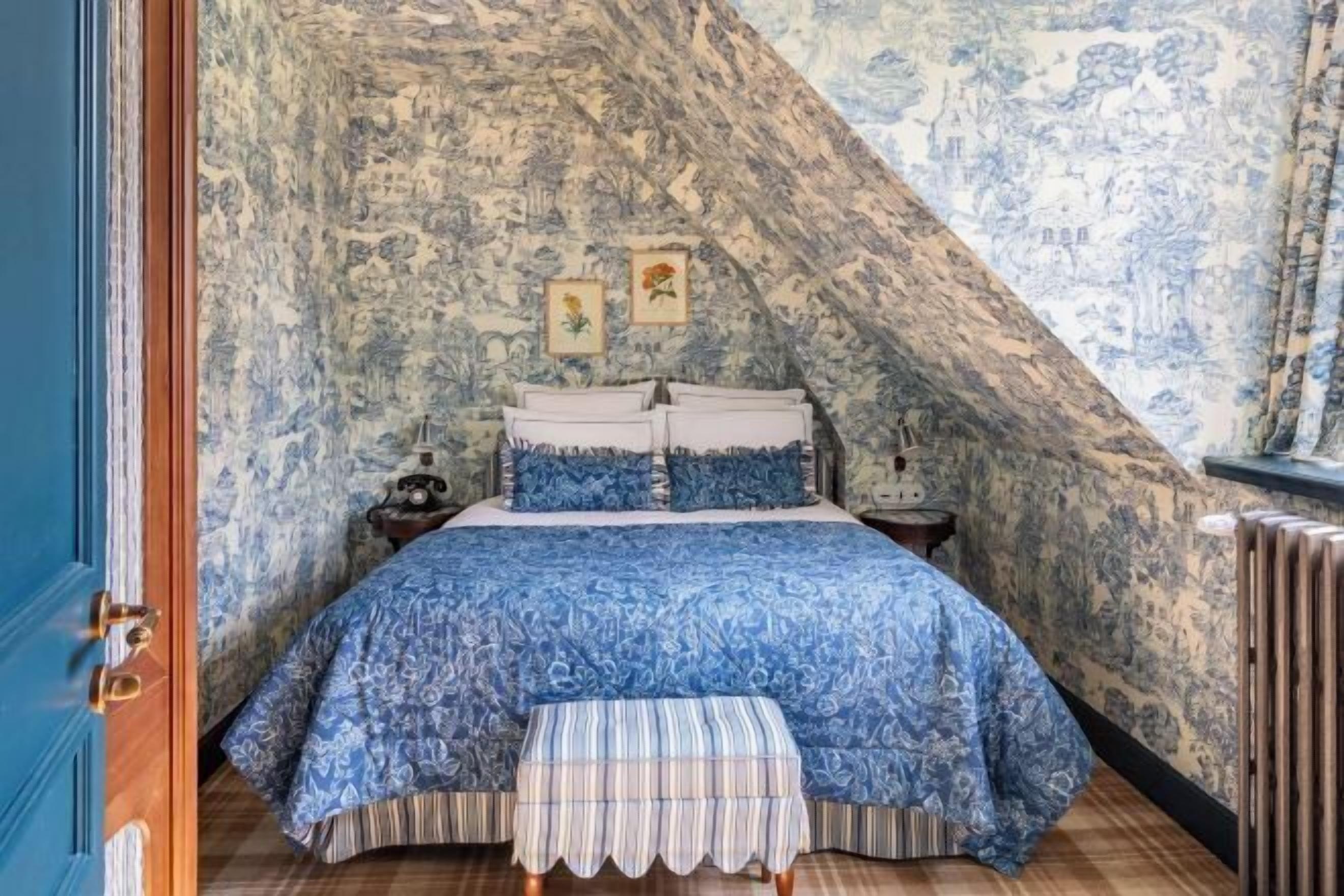 Minibar, in-room safe, individually decorated, iron/ironing board