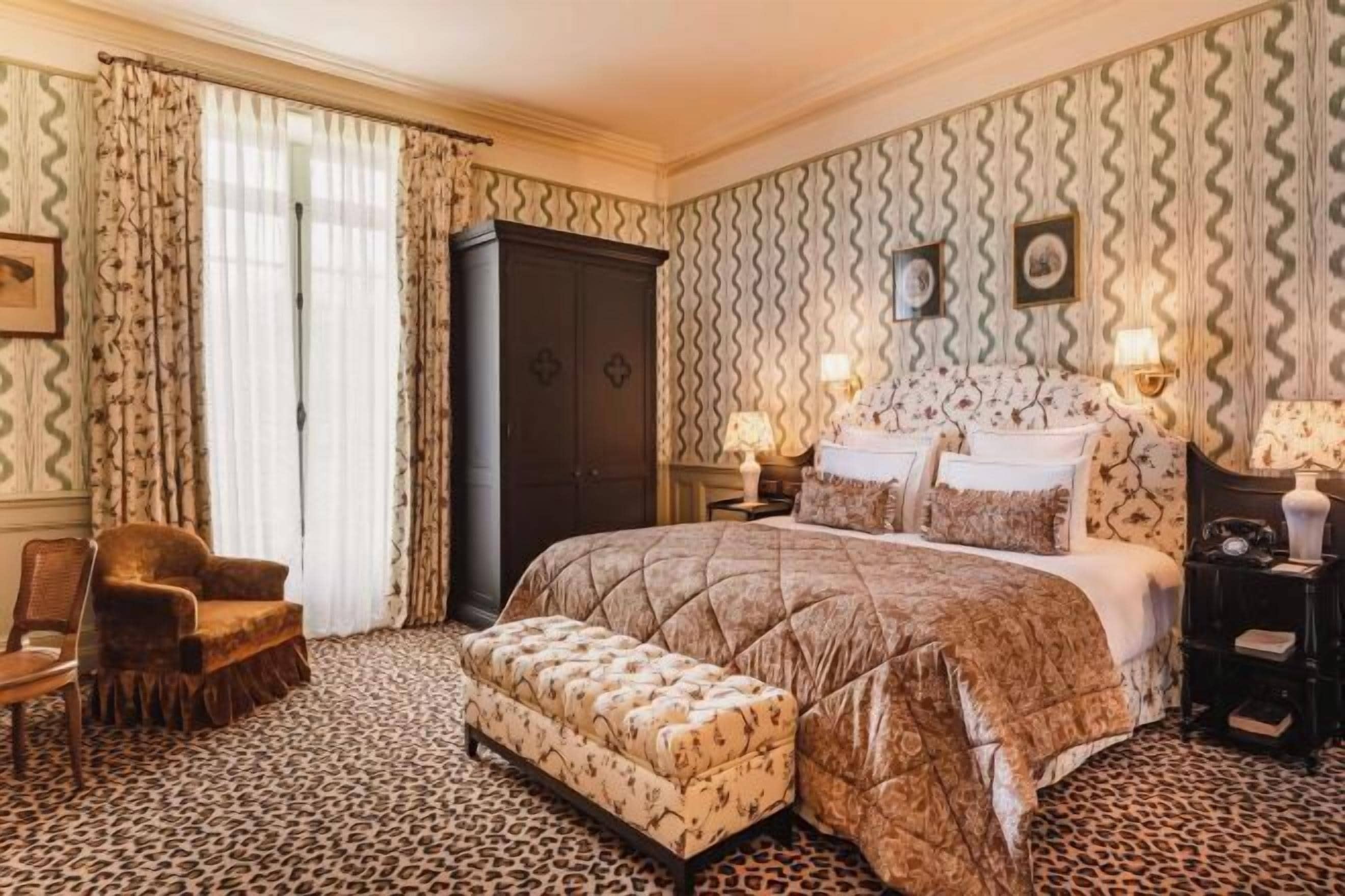 Minibar, in-room safe, individually decorated, iron/ironing board