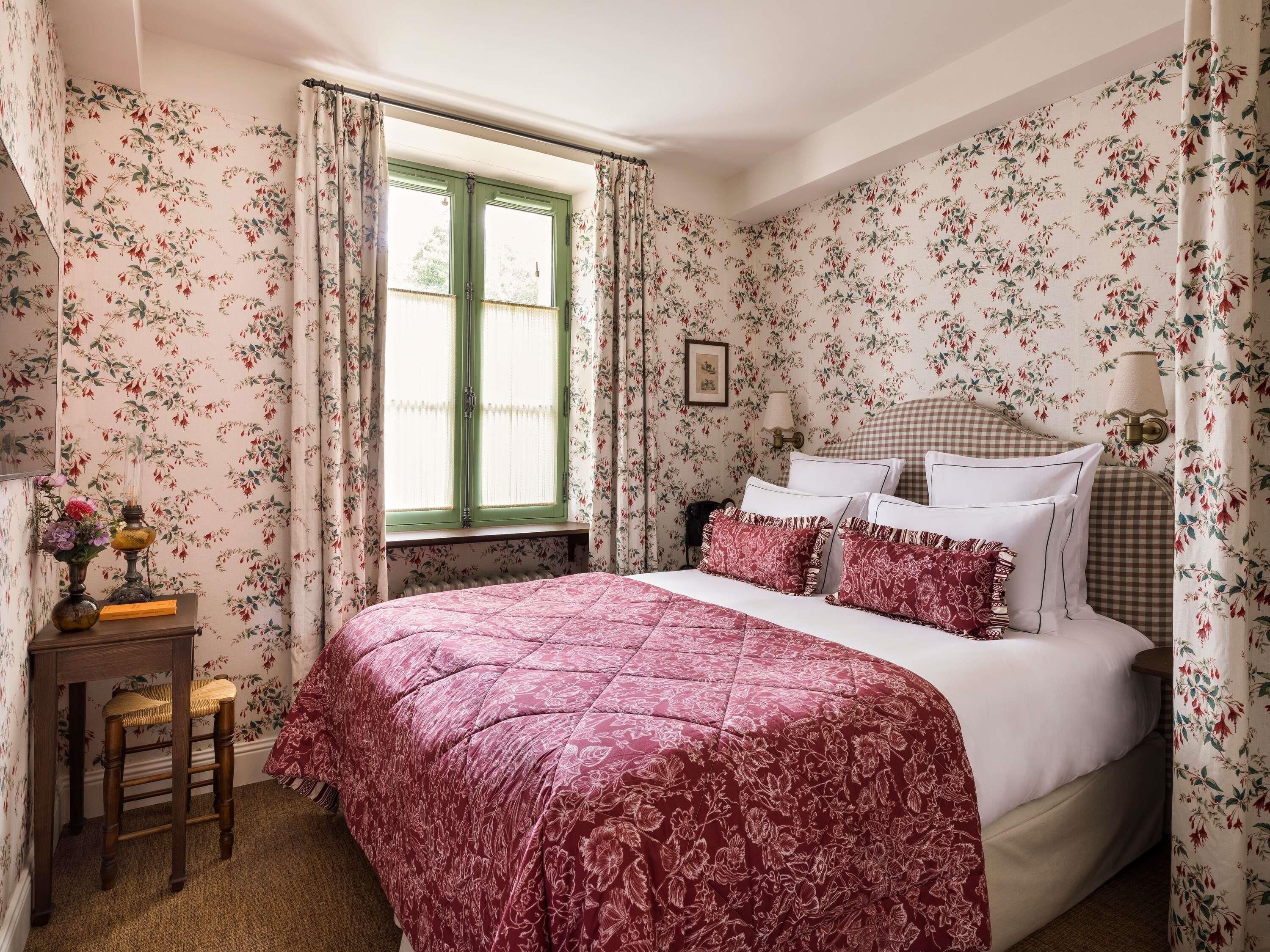 Cosy Room (Farm) | Minibar, in-room safe, individually decorated, iron/ironing board