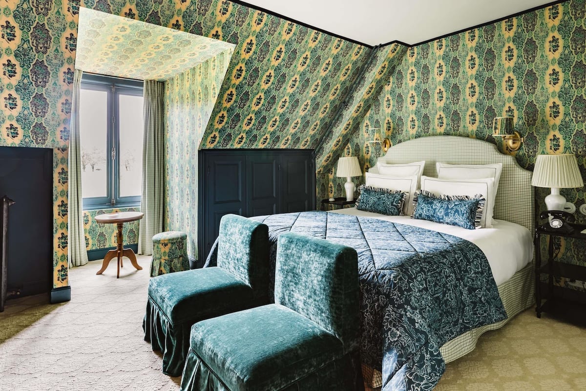 Deluxe room (Abbey) | 1 bedroom, minibar, in-room safe, individually decorated