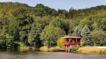 Kamer (The Pagoda, Abbaye) | Een minibar, een kluis op de kamer, individueel gedecoreerd