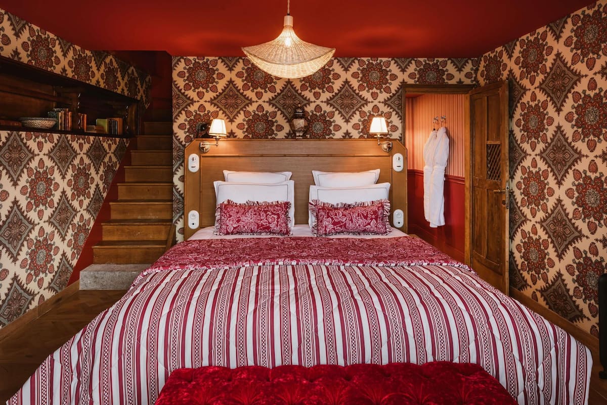 Room (The Pagoda, Abbaye) | 1 bedroom, minibar, in-room safe, individually decorated