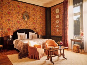 Minibar, in-room safe, individually decorated, iron/ironing board
