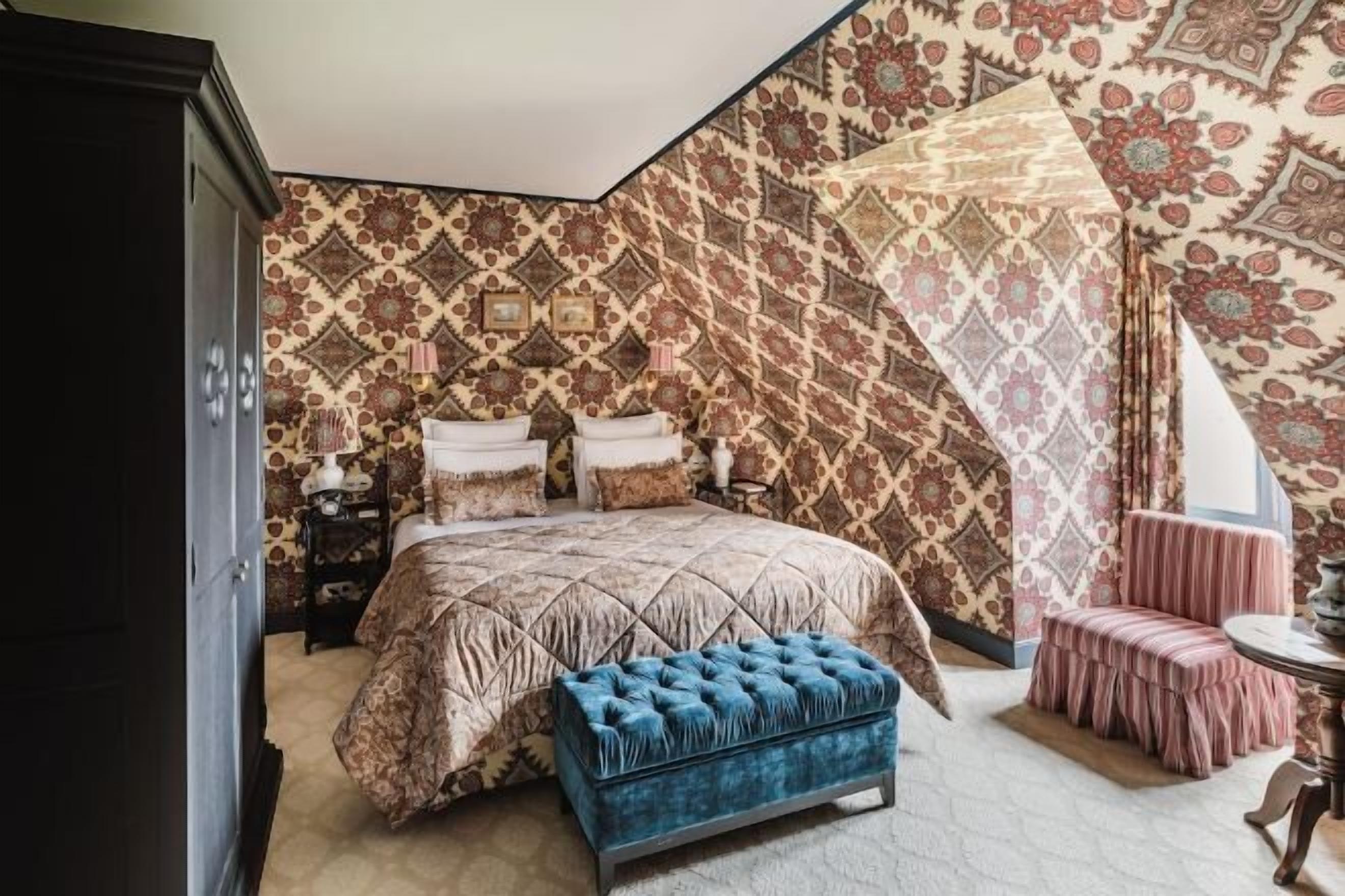 Minibar, in-room safe, individually decorated, iron/ironing board