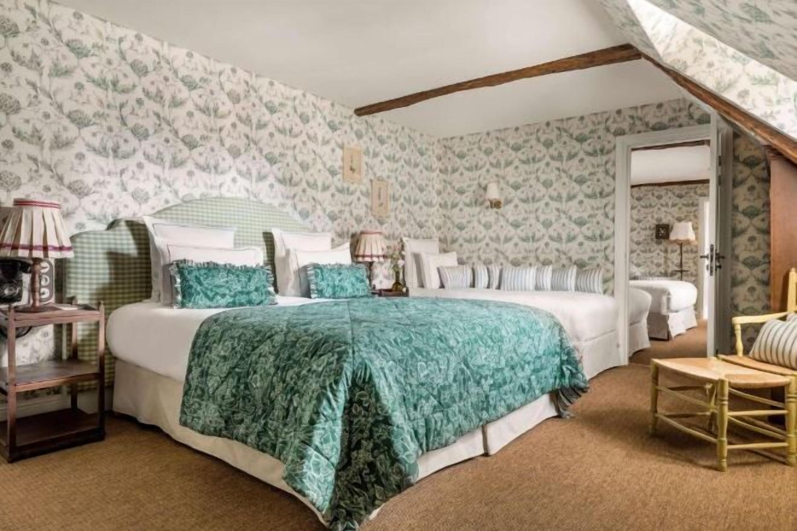 Minibar, in-room safe, individually decorated, iron/ironing board