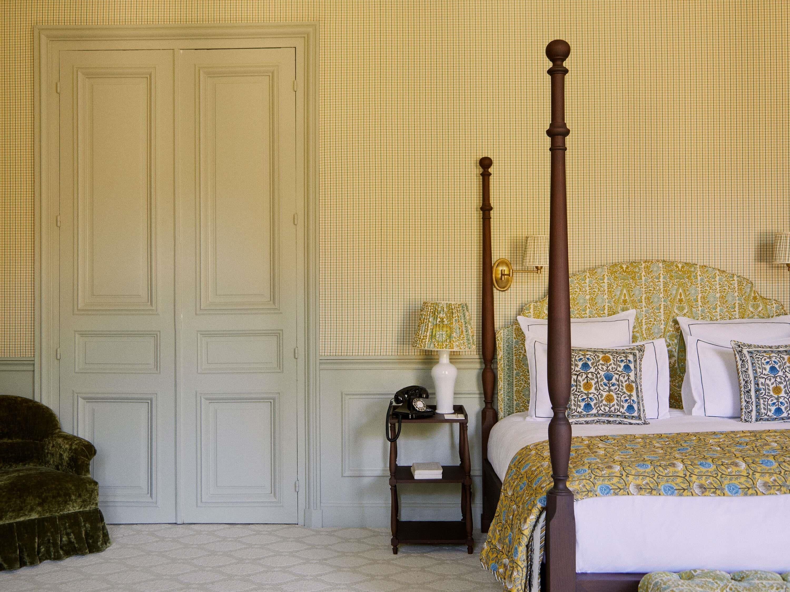 Suite (The Abbot) | Minibar, in-room safe, individually decorated, iron/ironing board