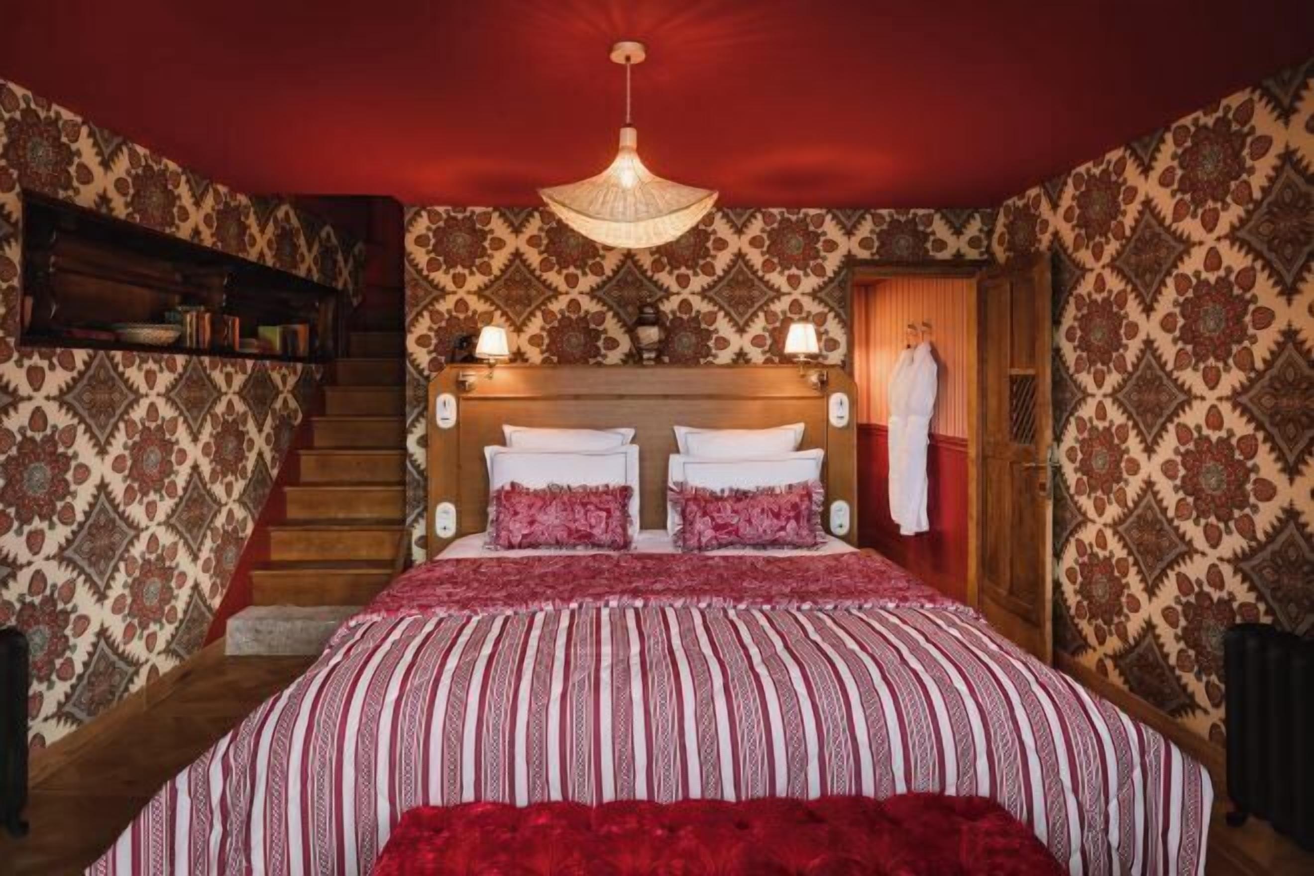 Minibar, in-room safe, individually decorated, iron/ironing board