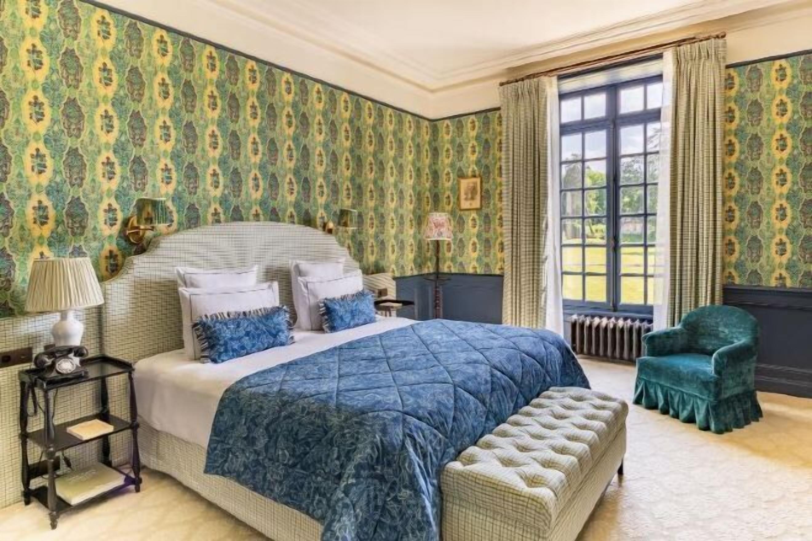 Minibar, in-room safe, individually decorated, iron/ironing board