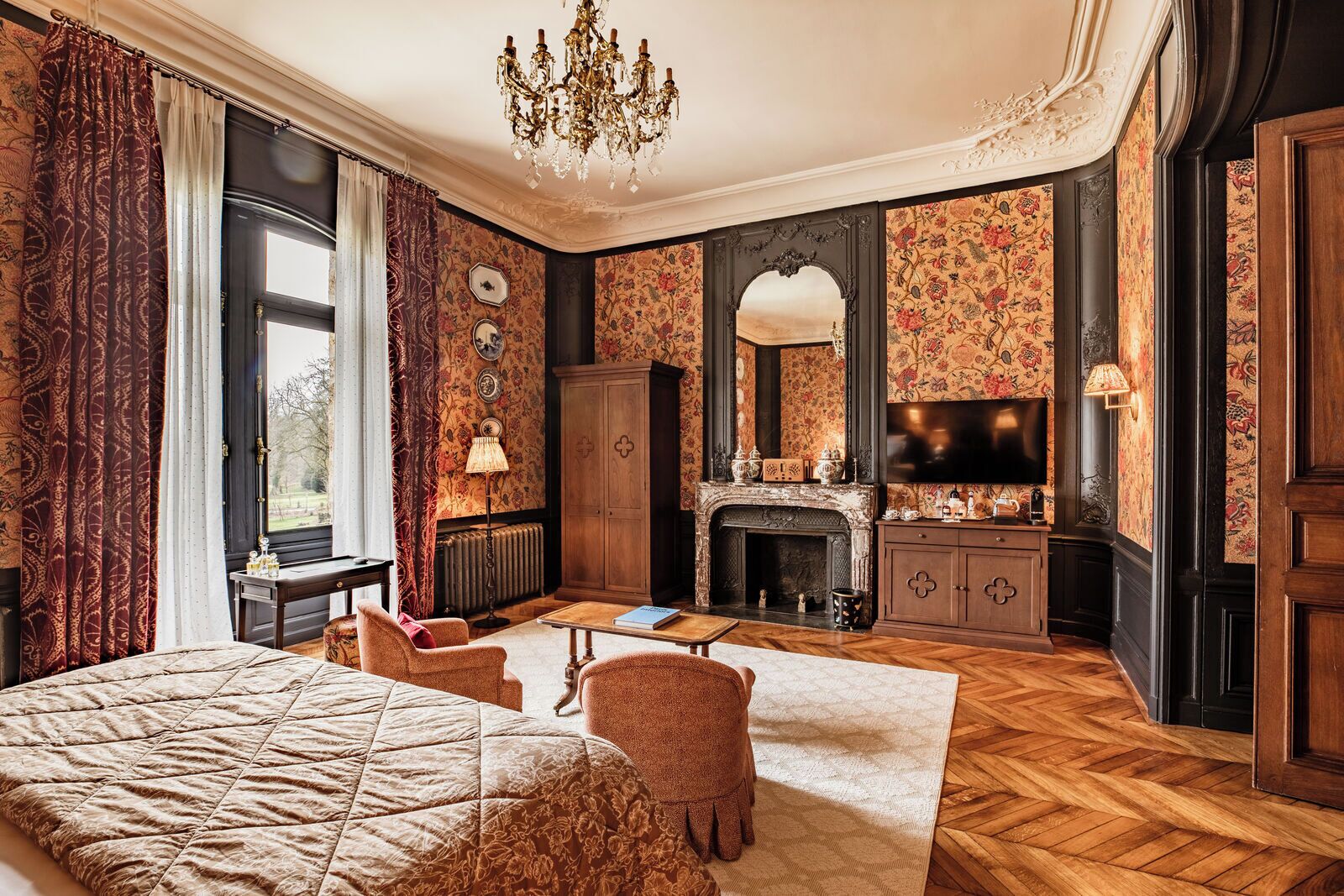 Suite (Baron, Countryside view, 1st floor) | Minibar, safe på rommet, strykejern/-brett og wi-fi (inkludert)