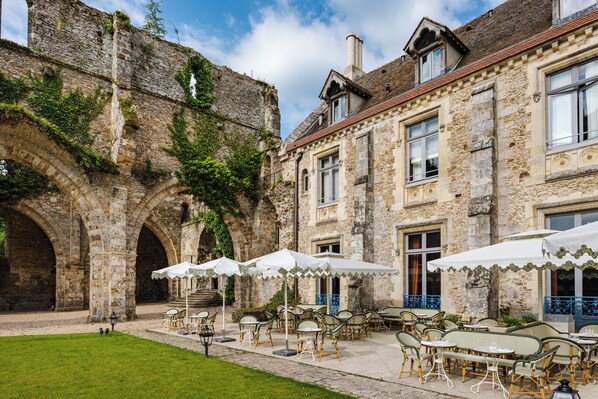 Terrace/patio - Abbaye des Vaux De Cernay by Paris Society (Cernay-la-Ville)