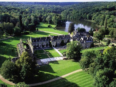 Abbaye des Vaux De Cernay, a Paris Society Collection hotel