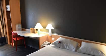 ibis Rochefort
