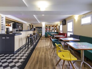 Bar (on property) - ibis Rochefort (Rochefort)
