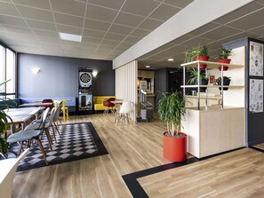 Päivittäinen buffetaamiainen (9.90 EUR per henkilö)