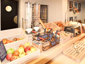 Daily buffet breakfast (EUR 9.90 per person)