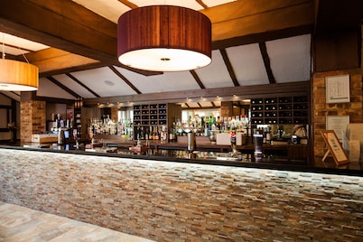 Legacy Rose and Crown Hotel
