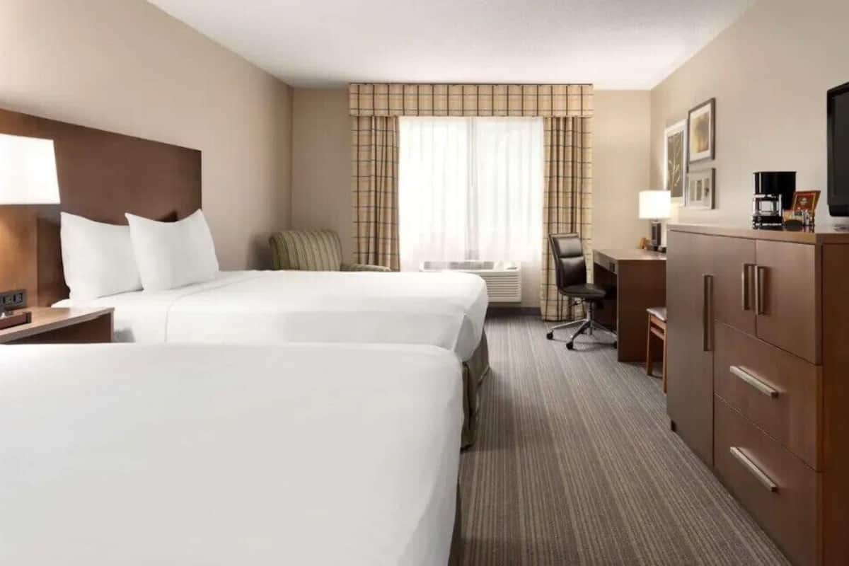 Hypo-allergenic bedding available, desk, blackout drapes