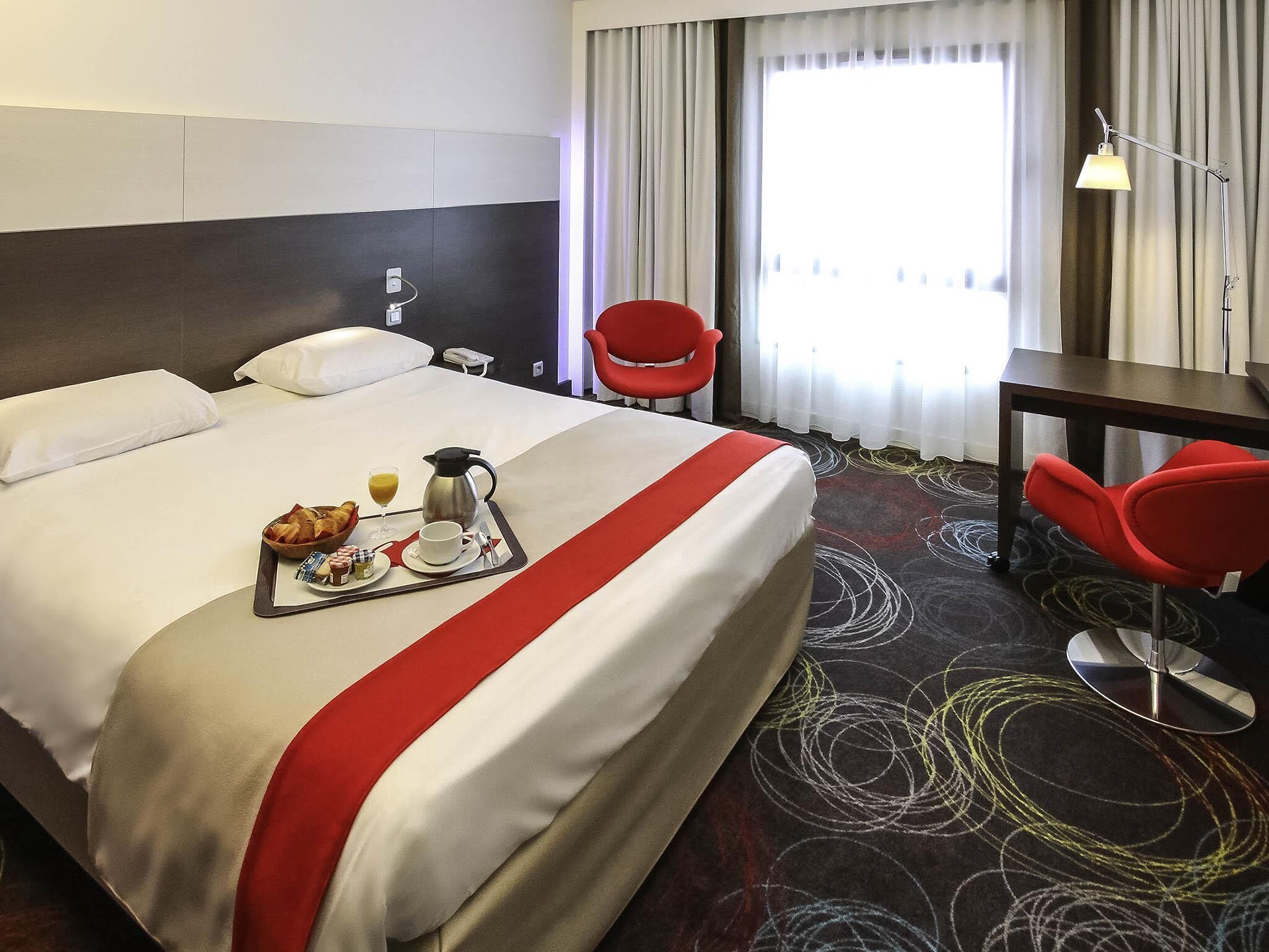 Superior Room, 1 Double Bed | Premium bedding, minibar, in-room safe, desk