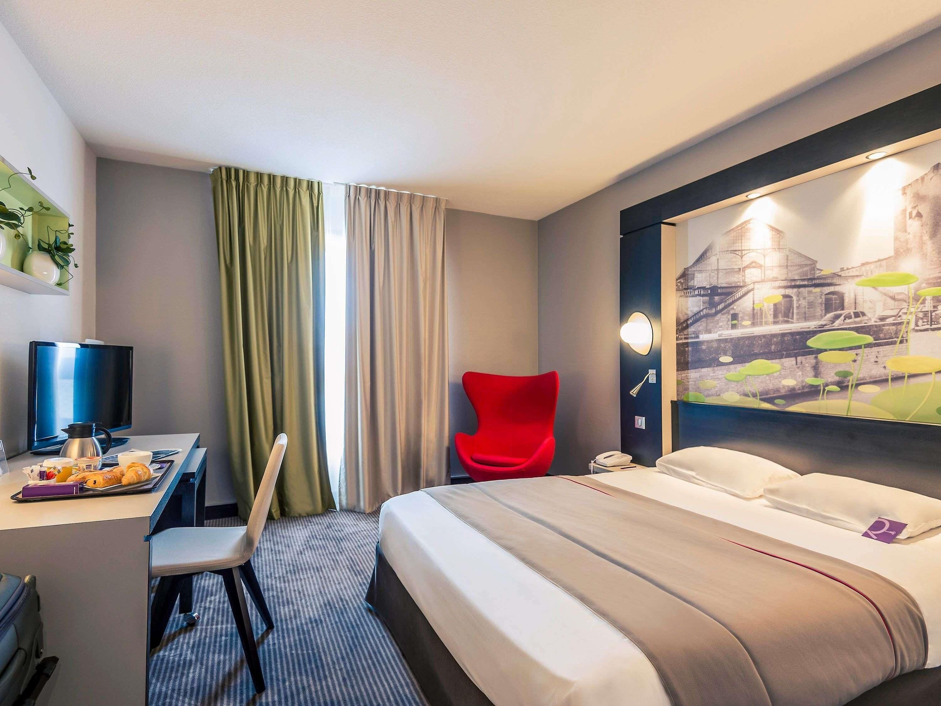 Superior-Zimmer, 1 Doppelbett | Hochwertige Bettwaren, Minibar, Zimmersafe, Schreibtisch