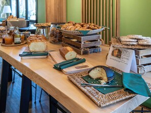 Daily buffet breakfast (EUR 18 per person)