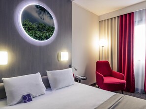Chambre supérieure, 1 lit double | Literie de qualité, minibar, coffre-fort, bureau