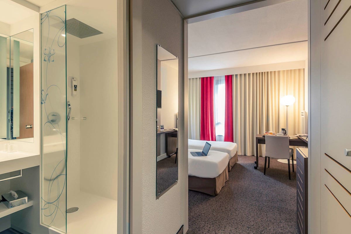 classic room, 1 double bed | bathroom | eco-friendly toiletries, hair dryer, towels