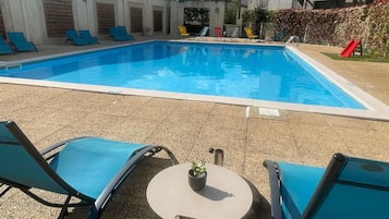 Piscine extérieure (ouverte en saison)