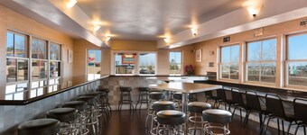 คิงส์ เฮาส์ มอเตอร์ โฮเต็ล