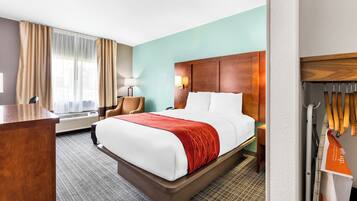 Room, 1 Queen Bed, Accessible, Non Smoking | Iron/ironing board, free cribs/infant beds, rollaway beds, free WiFi