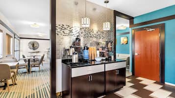 Free daily buffet breakfast