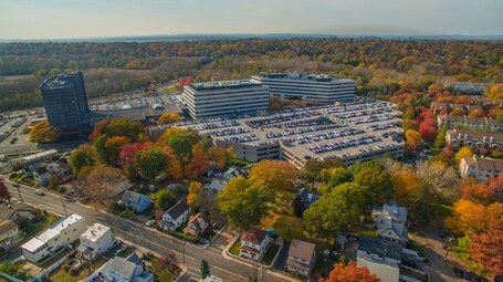 Teaneck Marriott at Glenpointe - Image 12