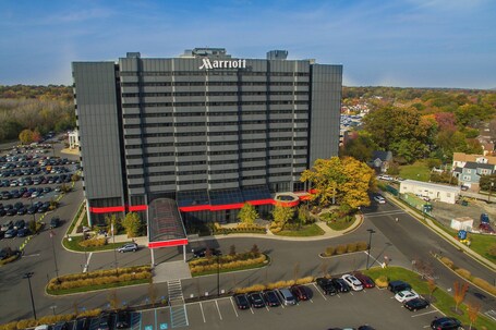 Teaneck Marriott at Glenpointe - Image 3