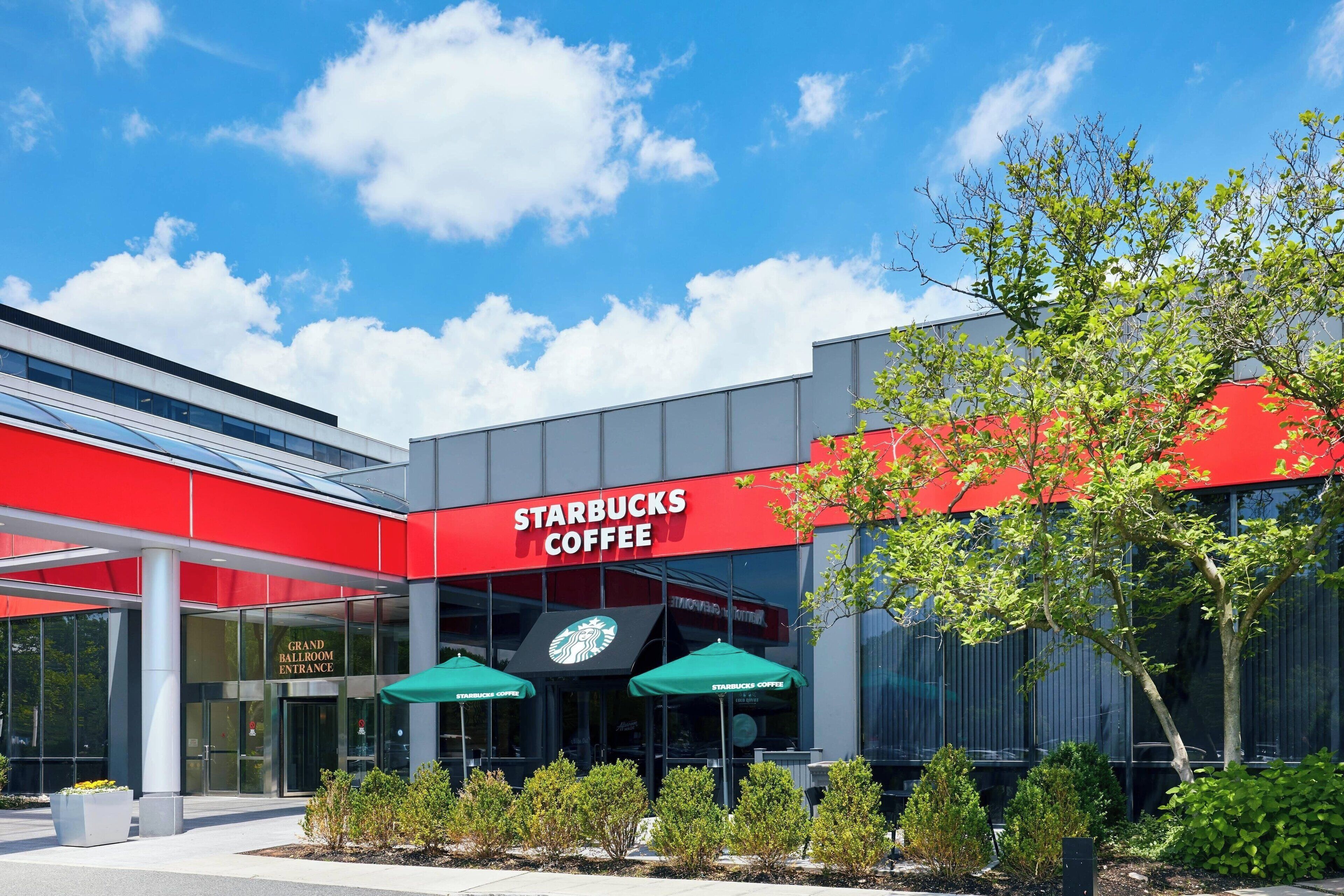 2 restaurants, breakfast served