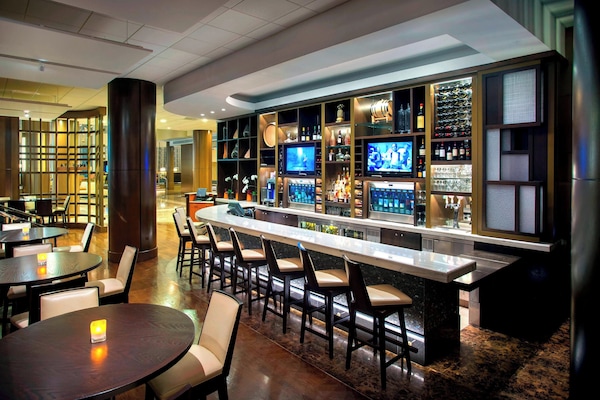 2 bar/ruang istirahat, bar wain