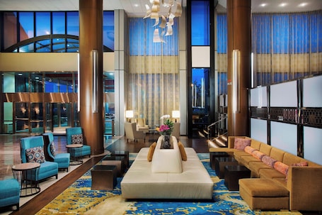 Vestíbulo. Teaneck Marriott at Glenpointe