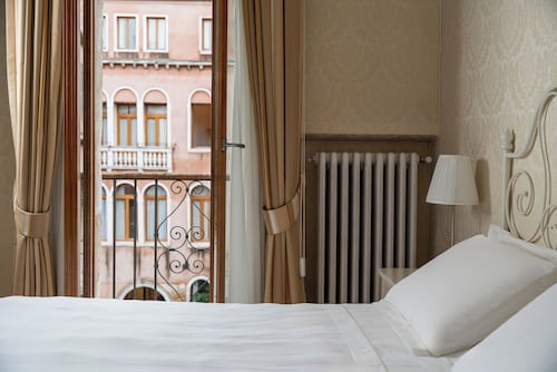 Hotel Montecarlo