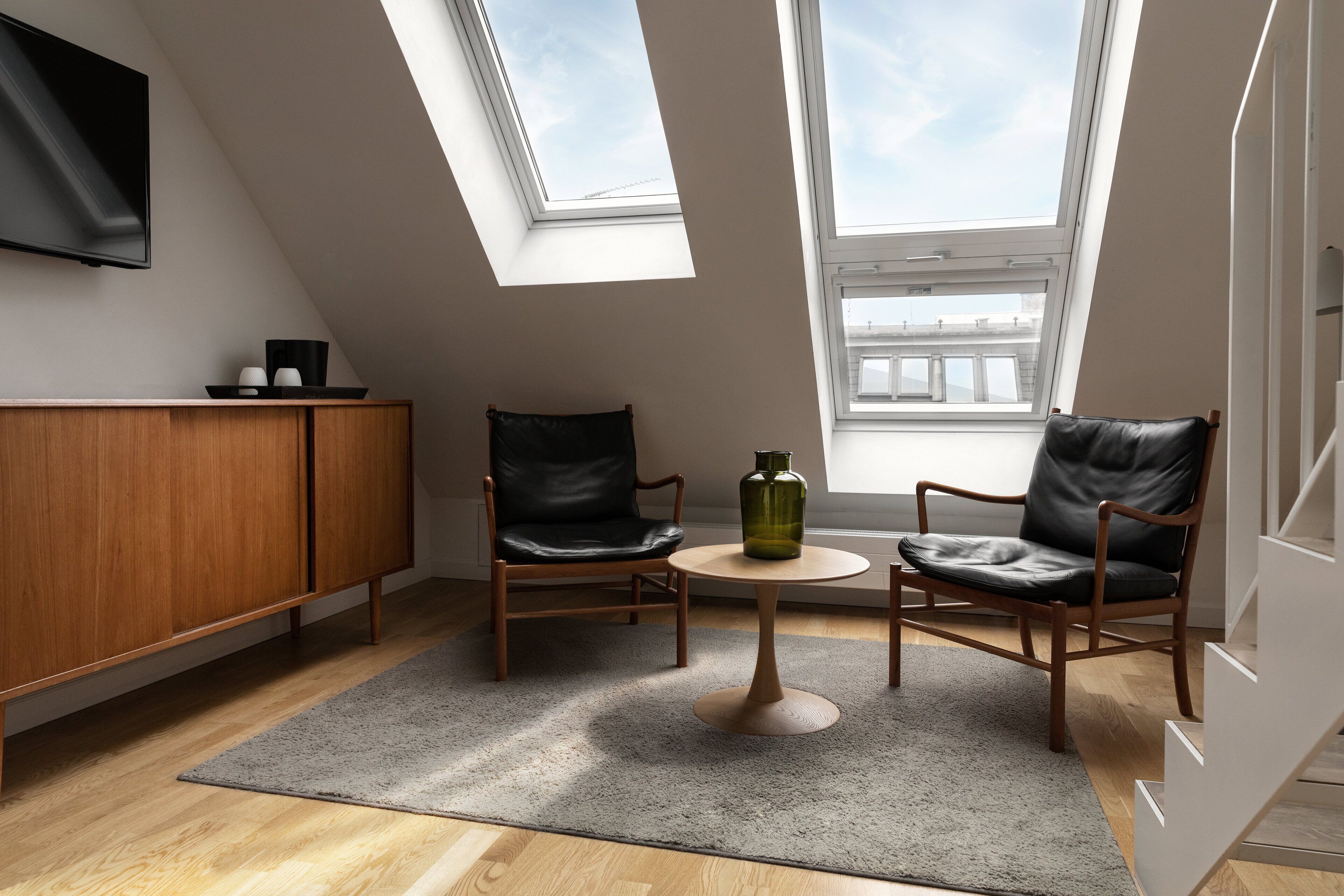 penthouse with balcony | hypo-allergenic bedding, down duvets, in-room safe, soundproofing