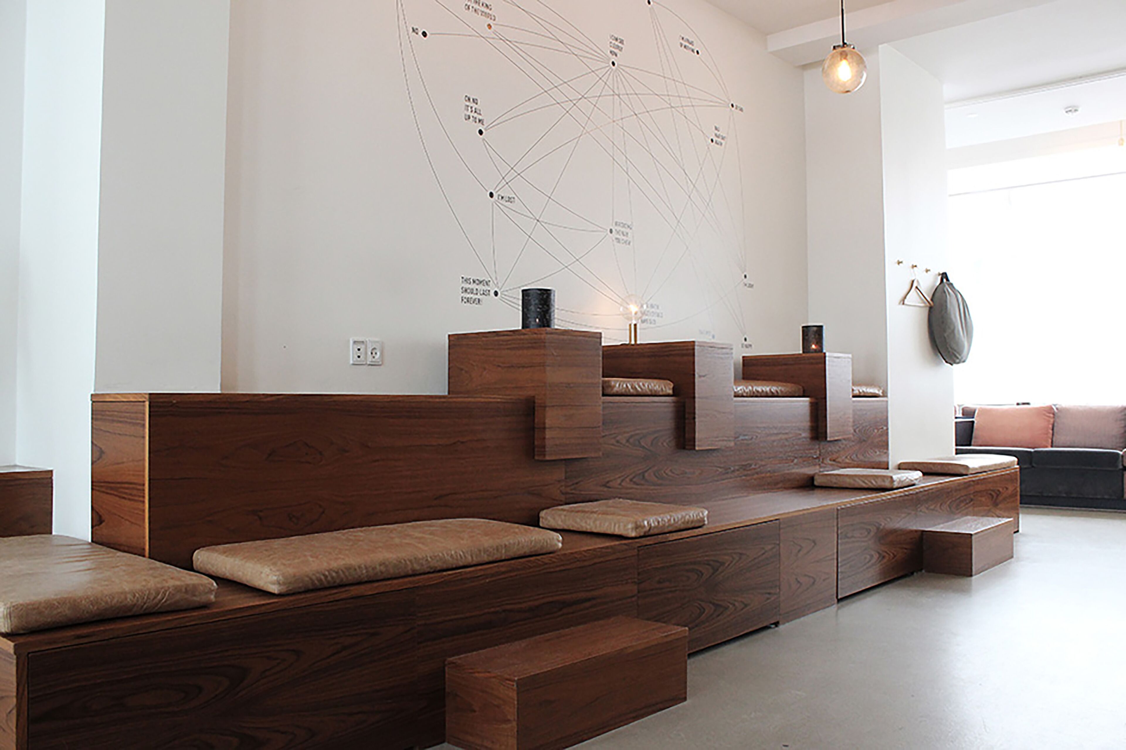 2 restaurants, breakfast, lunch, dinner served; modern european cuisine