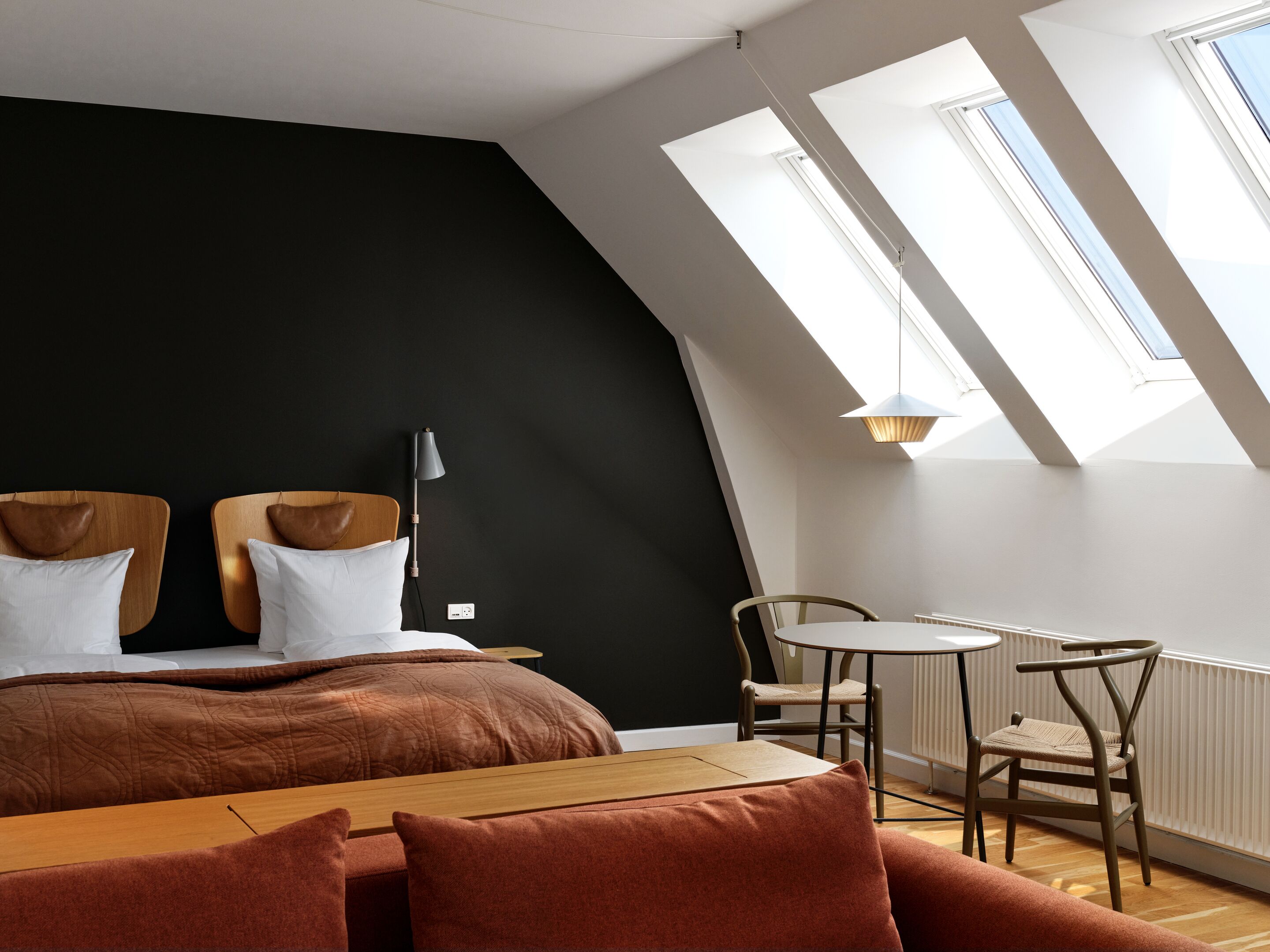 Penthouse with Balcony | Literie hypoallergénique, couette en duvet, coffre-fort