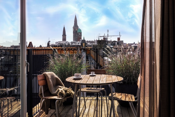 Penthouse with Balcony | Vistas a la ciudad