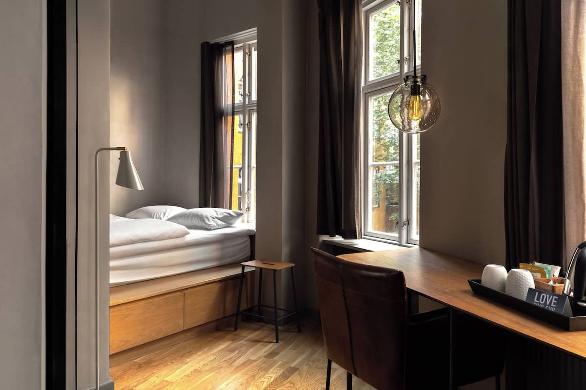 Small Double Room | Allergitestet sengetøy, dundyner, safe på rommet og lydisolert